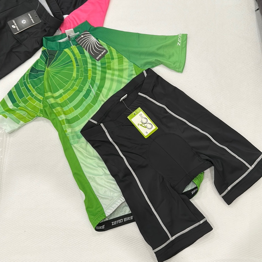 NWT Biking 🚴‍♀️ Outfit Zero Bike Size Small
